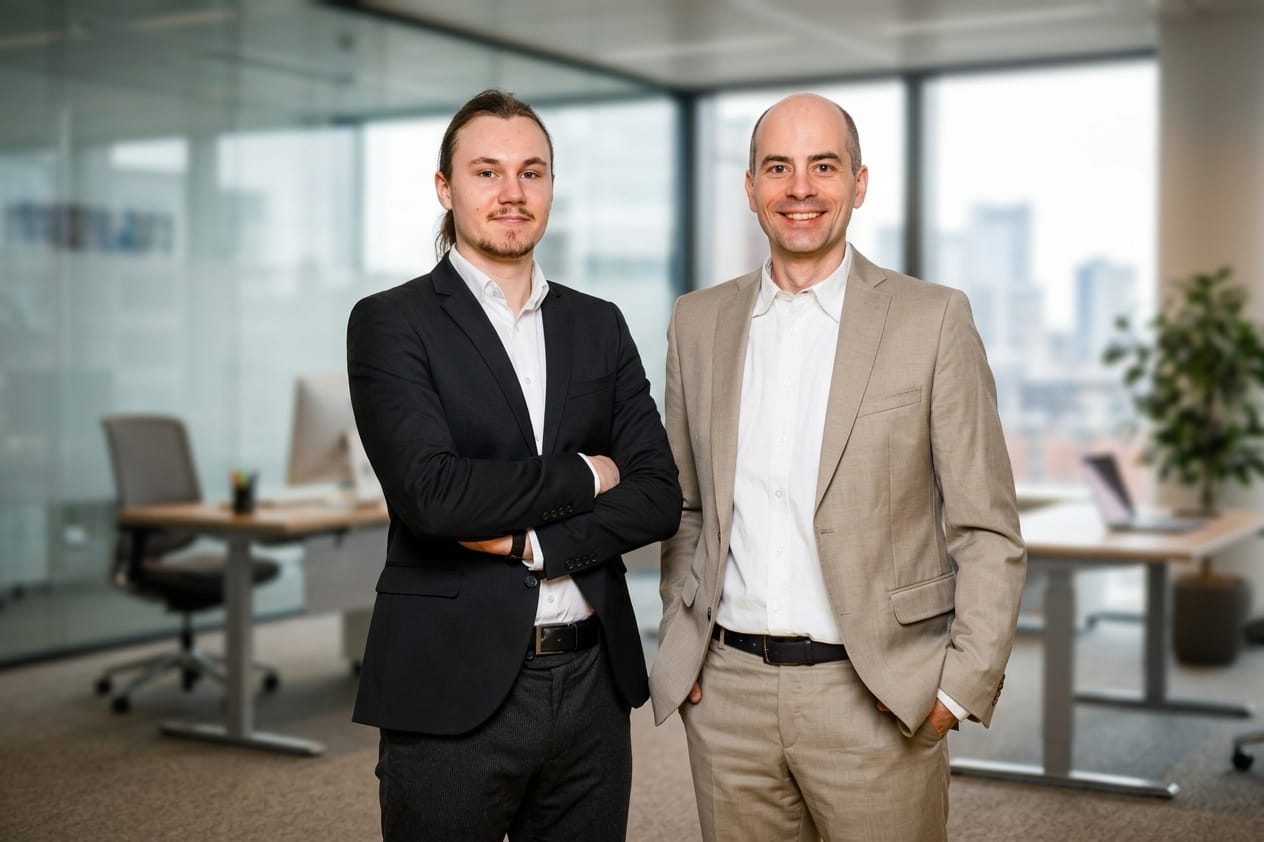 Jonas Heschl und Bernhard Mayr, die beiden Gesellschafter der passgenau-digital GmbH